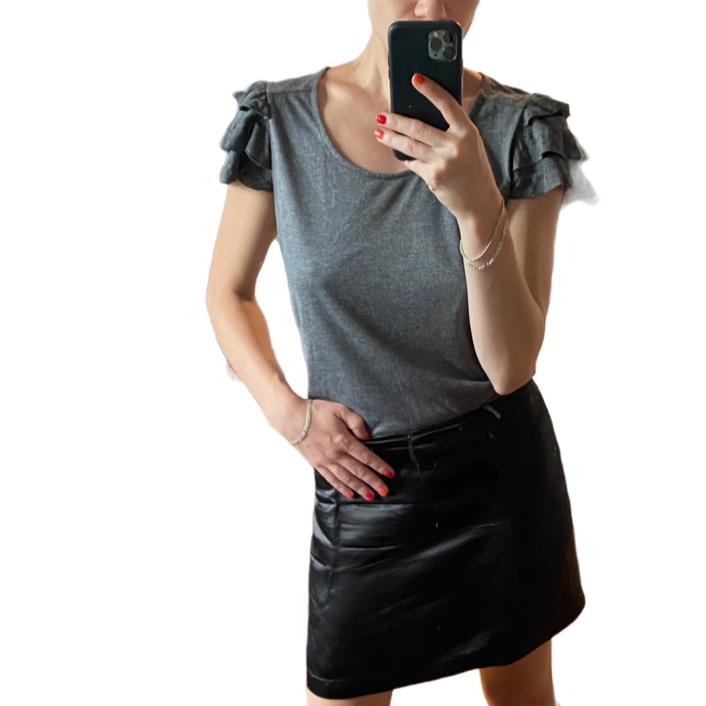 ♨️ Gray T-shirt with ruffle sleeves ♨️